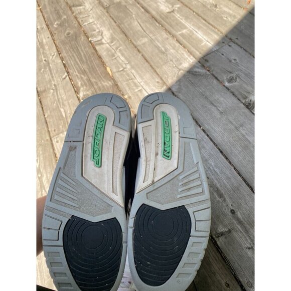 2023 Air Jordan 3 Retro "Green Glow" Size 9.5 Men's - Picture 3 of 8